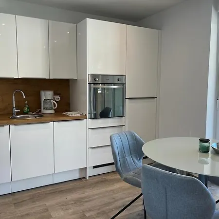 Azuro Apartment