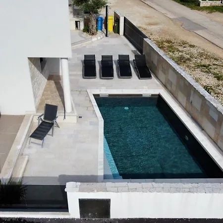 Azuro Apartment *