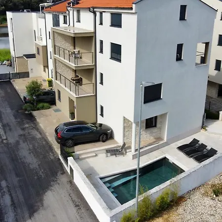 Apartment Azuro *