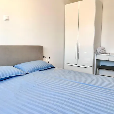 Azuro Μεντουλίν